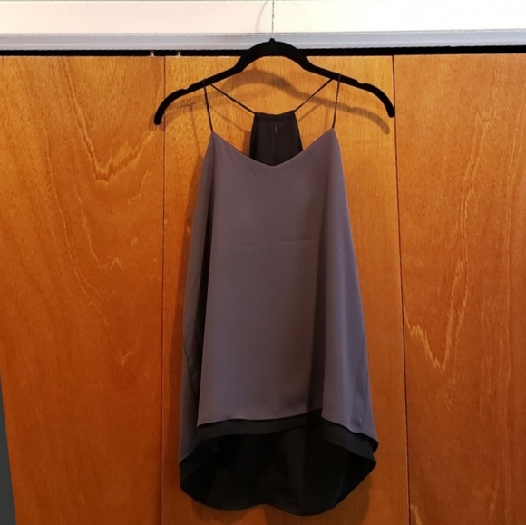 Express Reversible V-Neck Tank Top - Picture 3 of 5